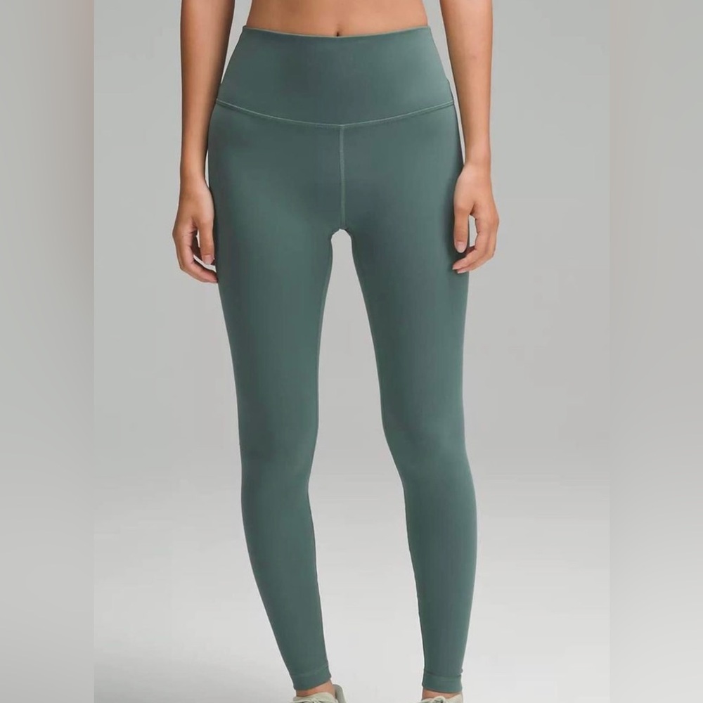 Lululemon Wunder Train High Rise 28” 
Size 4.